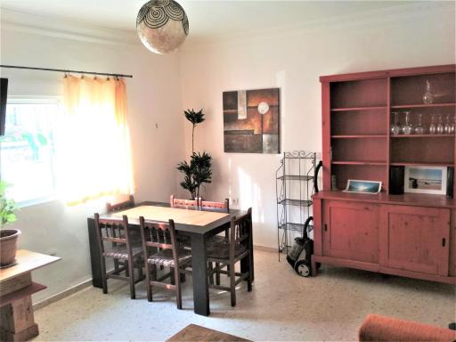 Spacious flat ideal location parking, Kite lessons - Housity