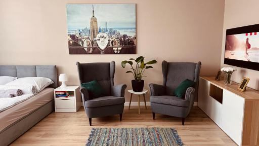 Green Stone Apartment - Housity