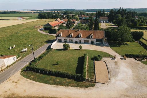 GITE ENTRE TERRES ET VIGNES à la ferme avec SPA privatif en CHAMPAGNE à une heure de Paris - Housity