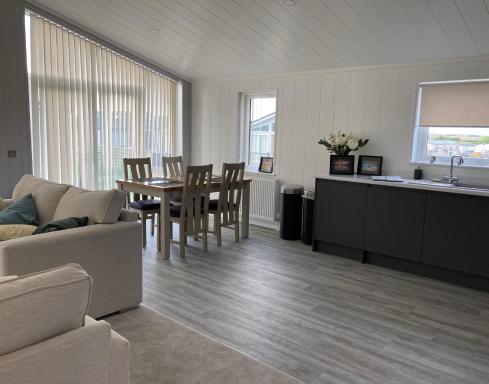 Beach Base Lodge, Padstow Cornwall - Housity