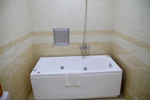 Khách Sạn Lạc Hồng Mỹ Tho - Lac Hong My Tho Hotel - Housity