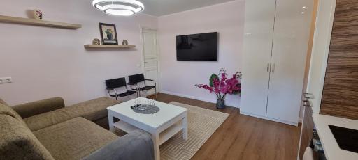 Boose Apart - Housity