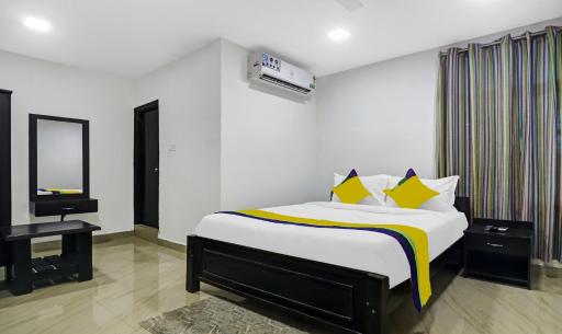 Itsy By Treebo - LG Grand Inn - Housity