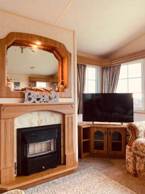 157 Amour Caravan - Housity