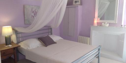 Bienvenue à la Source dans une Maison de Charme - Housity