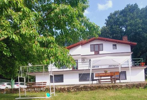 Kshcha za gosti na iskra - Housity