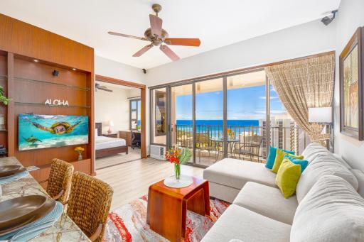Upscale Penthouse with Ocean Views - Free Parking - Housity
