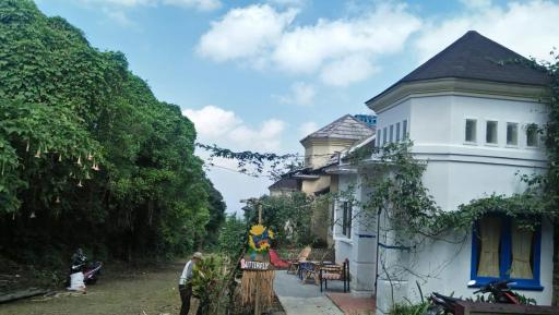 Halimun Bed & Breakfast - Housity