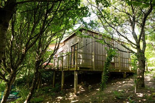 THE HYDE- secret hide away, near the beach. - Housity