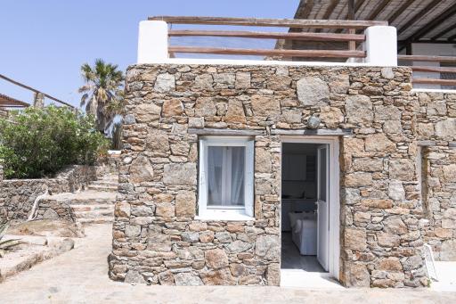 Rock Villa-Guest house by Neuvel - Housity