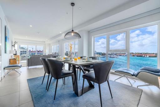 Magnificent 2 Bedroom Corner Condo With The View - Housity