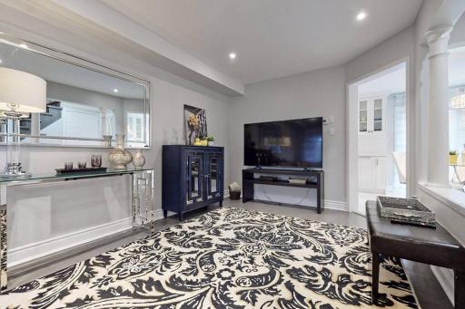 Cozy 3 bedroom townhouse near Canada's Wonderland! - Housity