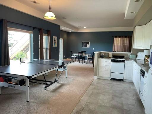Pet Friendly Home with MTN Views Close to All - Housity