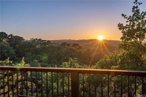 Z Ranch-Modern Country Luxury with Stunning Views - Housity