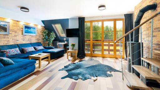 Komuny Paryskiej, Sun & Snow - Housity