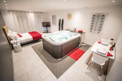 Loft avec jacuzzi privatif entre Lyon et Grenoble - Housity