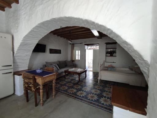 Traditional Suites in Chora Kythnos #1 - Housity