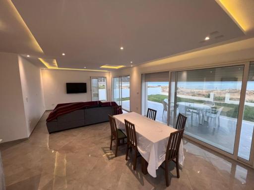 Charmante villa pied dans l'eau - Housity
