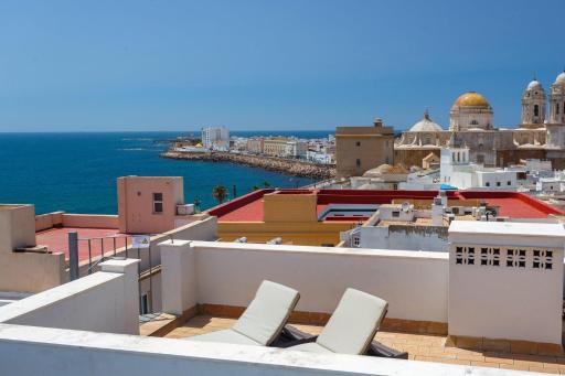 Atico del Buen CANTAOR by Cadiz4Rentals - Housity