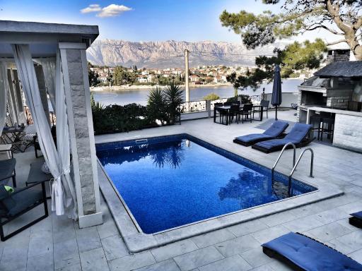 Villa Sky with stunning view - Housity