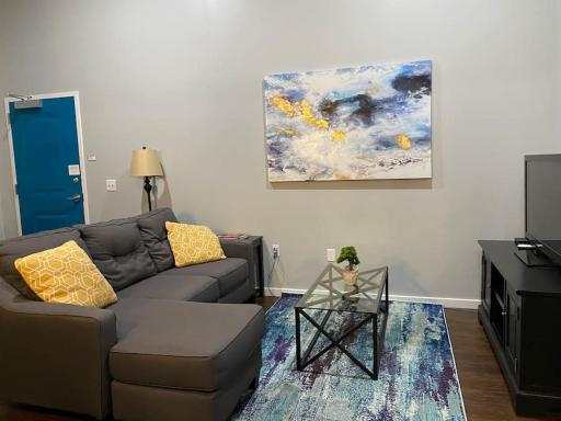#2BR-1BA Loft Downtown KC in Historic Building - Housity