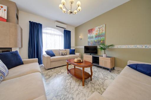 Spacious 4 Bedroom Villa In The Heart of St Julians By ShortLetsMalta - Housity