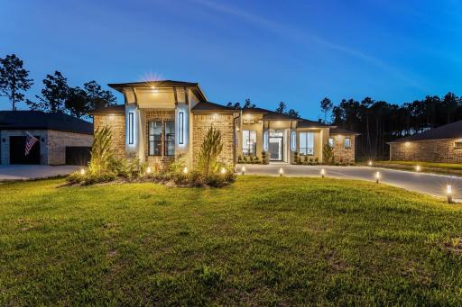 Luxury Smart Home 35 Minutes From Houston - Housity