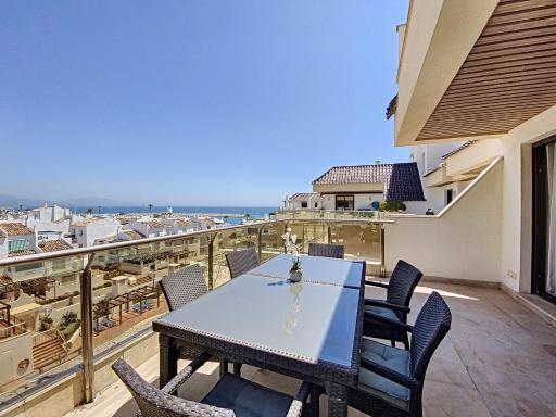 Lovely apartment with pool & sea views - Marina Del Castillo 2129 - Housity