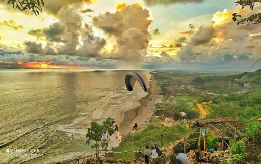 BUKIT SHOKA TOP VIEW CAMP - Housity
