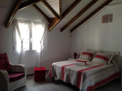 F1 DE CHARME 67 m2 HAUT DE VILLA ENTRE MER ET MONTAGNE - Housity