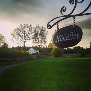 Höhällets Lantliga Rum - Housity