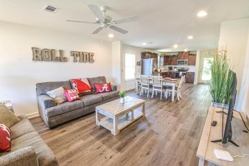 Charming & Comfy - Close to Stadium & Campus - Parents - Game Weekend - Housity