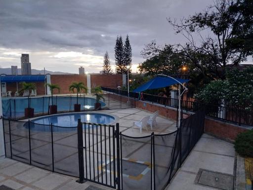 Cerca Cañaveral seguridad privacidad piscinas - Housity