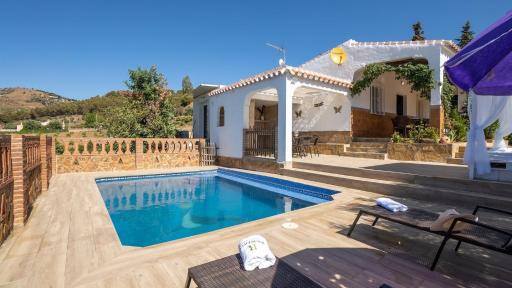 Piedra Blanca Frigiliana by Ruralidays - Housity
