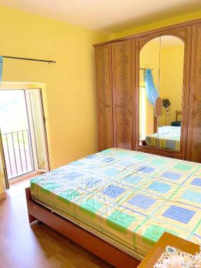 Charming House in Orsogna with Garden View - Housity