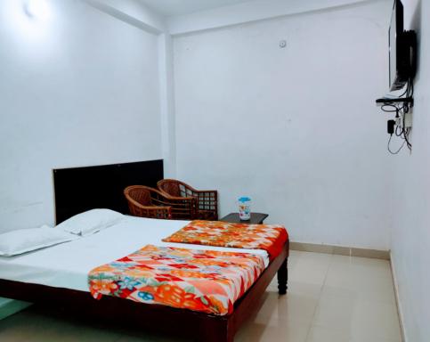 Kumbh Prayag Guest House By WB Inn - Housity