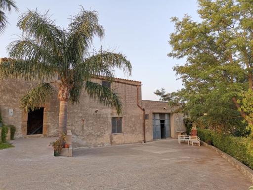 Antico Baglio Siciliano Parecchiata - Housity