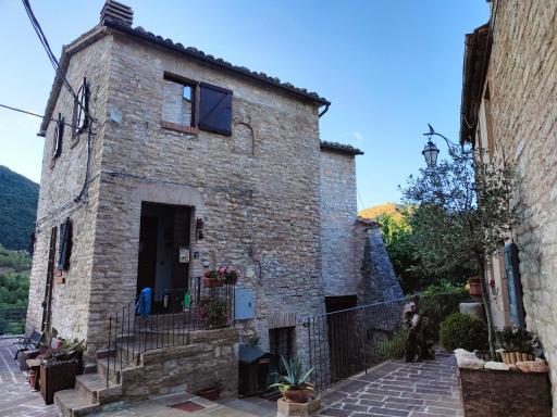 B&B Bivacco Frasassi climbing & trail running house - Housity
