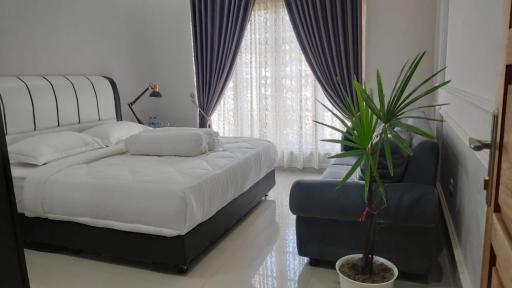 AL Isyania Creative Homestay Syariah - Housity