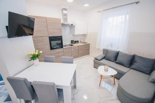 L Apartment - Housity