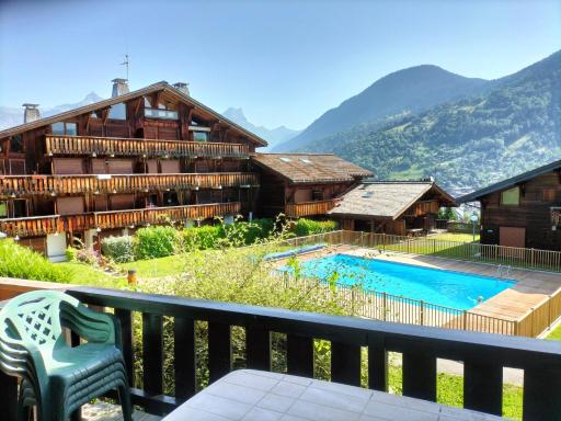 Appartement meublé avec vue sur les montagnes et piscine l'été - Housity