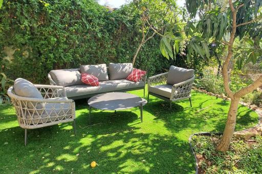 Addorable 1 Bedroom, with charming garden - Housity