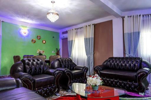 Lovely 1 - Bedroom rental unit with Free parking - Housity