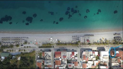 ΚΙΑΤΟ-Πευκιας Μονοκατοικία γωνιακη με αυλη δίπλα στην θάλασσα - Housity