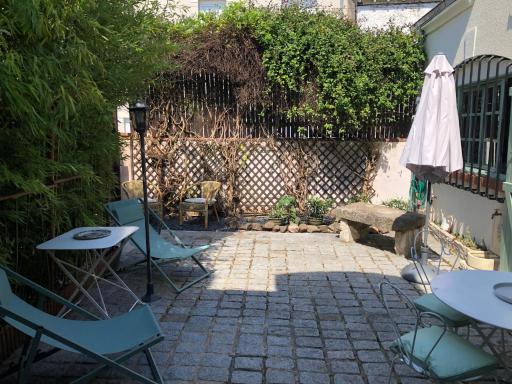 La cour des remparts - Housity