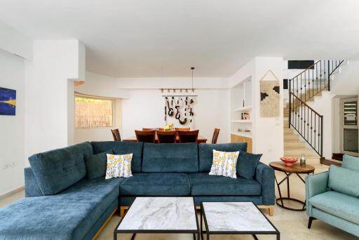 Luxury Villa, Terrace with SEA VIEW in the center - Housity