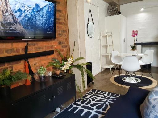 Craftsmen's ship Maboneng, Apartment - Hizvo