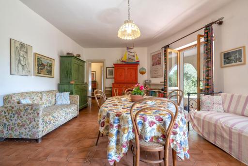 Independent Country Villa - Housity
