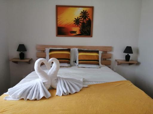 House of Roses - Housity
