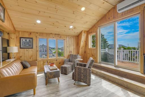 Sea View Loft - Housity